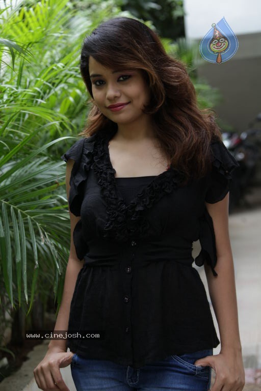 Neha New Stills - 21 / 60 photos