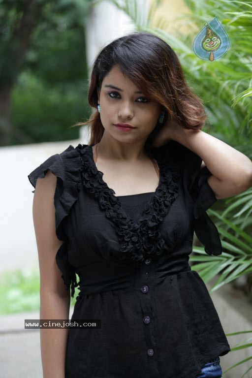 Neha New Stills - 23 / 60 photos