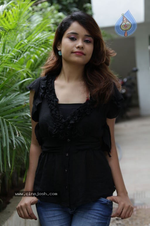 Neha New Stills - 46 / 60 photos