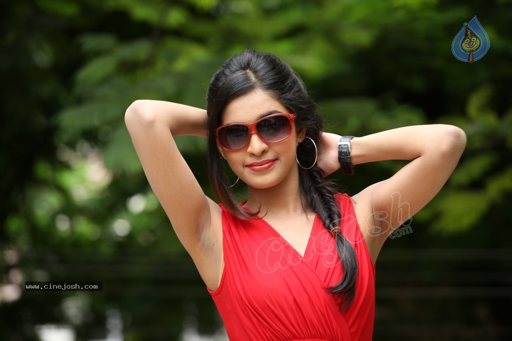 Neha Ratnakar Stills - 29 / 91 photos