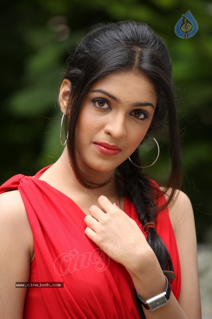 Neha Ratnakar Stills - 30 / 91 photos