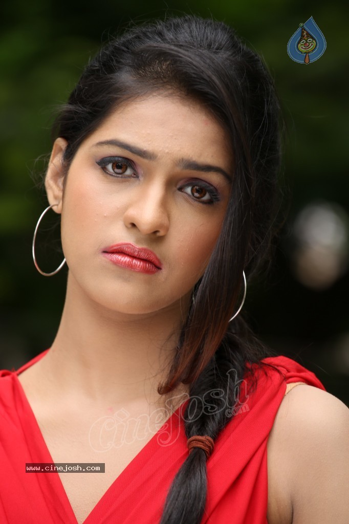 Neha Ratnakar Stills - 44 / 91 photos