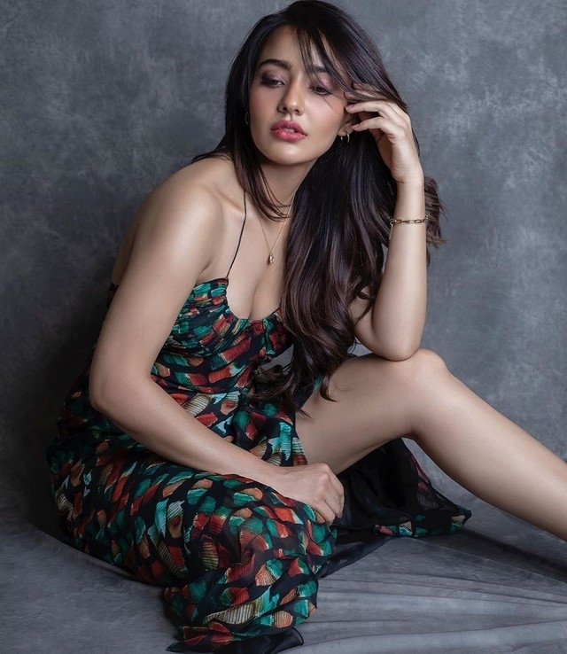 Neha Sharma Stills - 12 / 12 photos