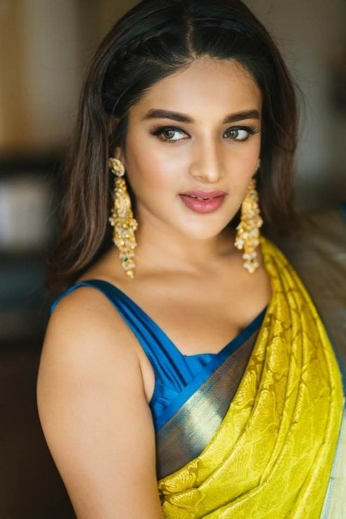 Nidhhi Agerwal Stills - 6 / 6 photos