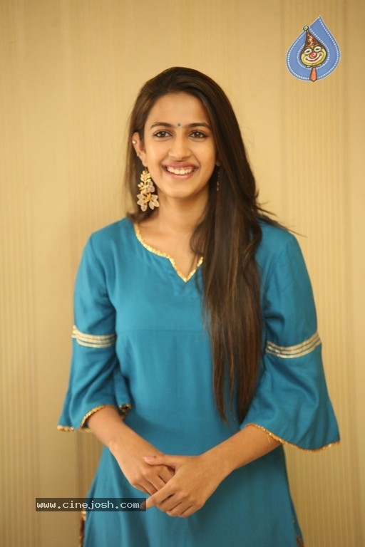 Niharika Konidela Photos - 10 / 21 photos