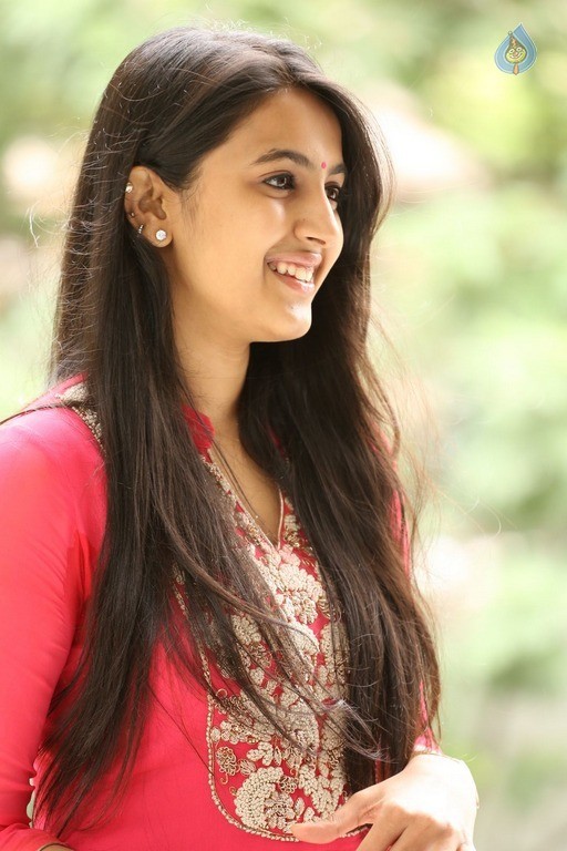 Niharika New Photos - 13 / 42 photos