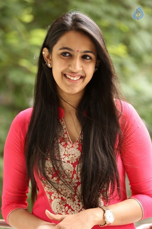 Niharika New Photos - 14 / 42 photos