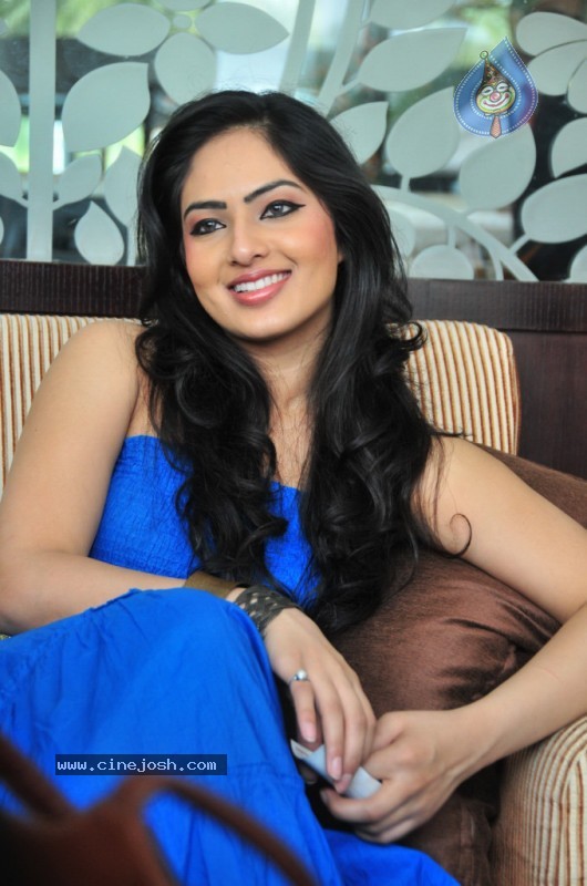 Nikesha Patel Latest Stills - 6 / 54 photos