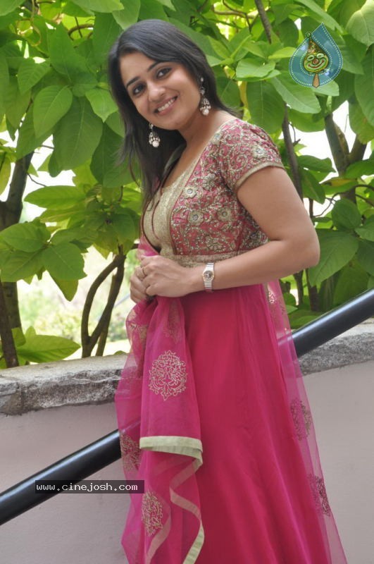 Nikhita New Photos - 54 / 86 photos