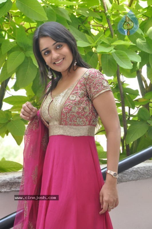 Nikhita New Photos - 77 / 86 photos