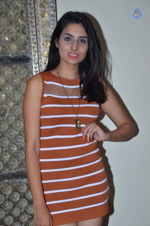 Nikhita New Pics - 10 / 12 photos