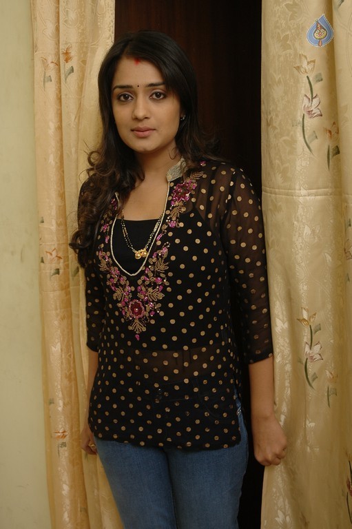 Nikita New Pics - 2 / 9 photos