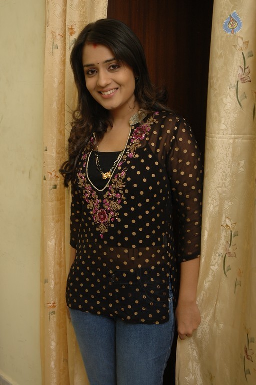 Nikita New Pics - 6 / 9 photos