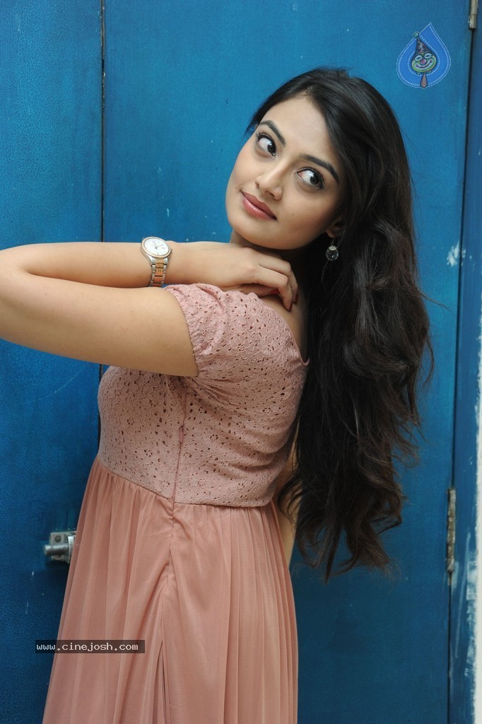 Nikitha Narayan New Gallery - 55 / 108 photos