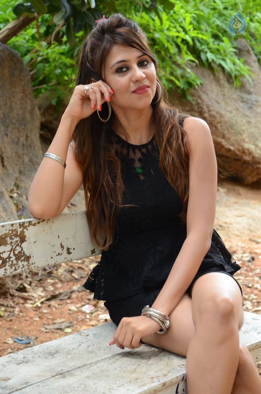 Nikitha New Stills - 12 / 19 photos