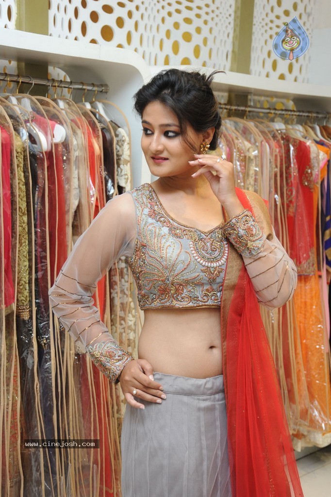 Nilofer Latest Images - 24 / 43 photos