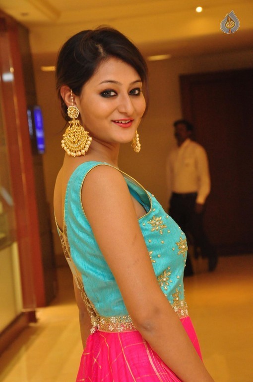 Nilofer New Gallery  - 21 / 36 photos