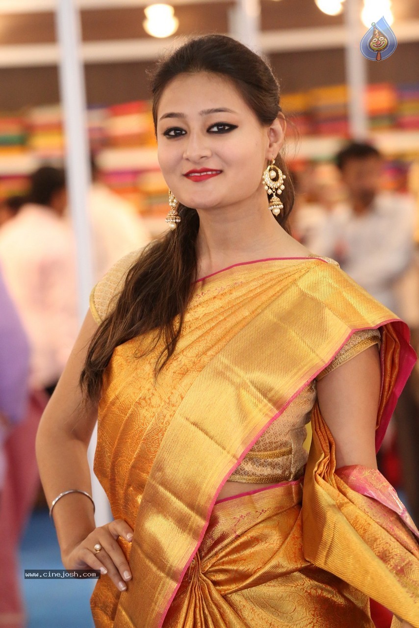 Nilofer New Photos - 23 / 64 photos