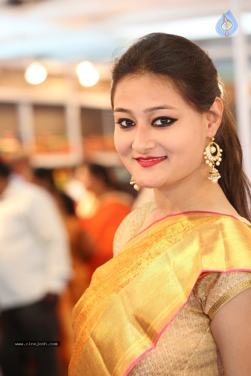 Nilofer New Photos - 26 / 64 photos