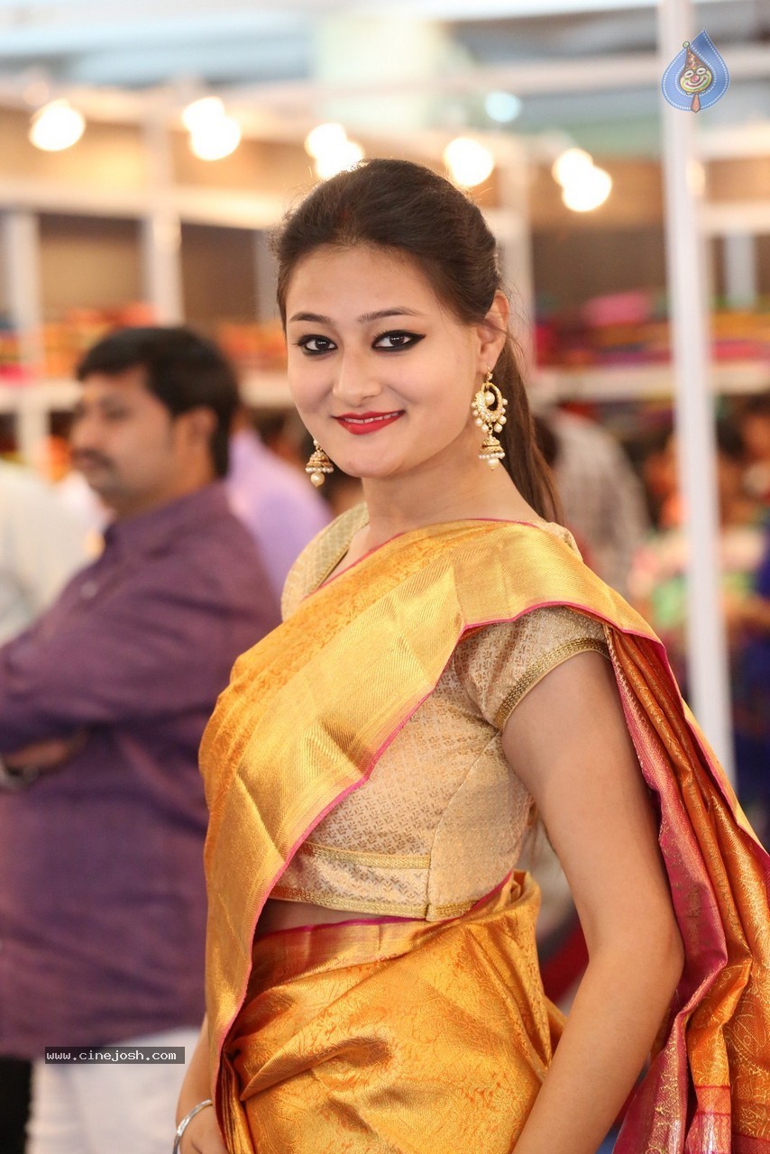 Nilofer New Photos - 27 / 64 photos