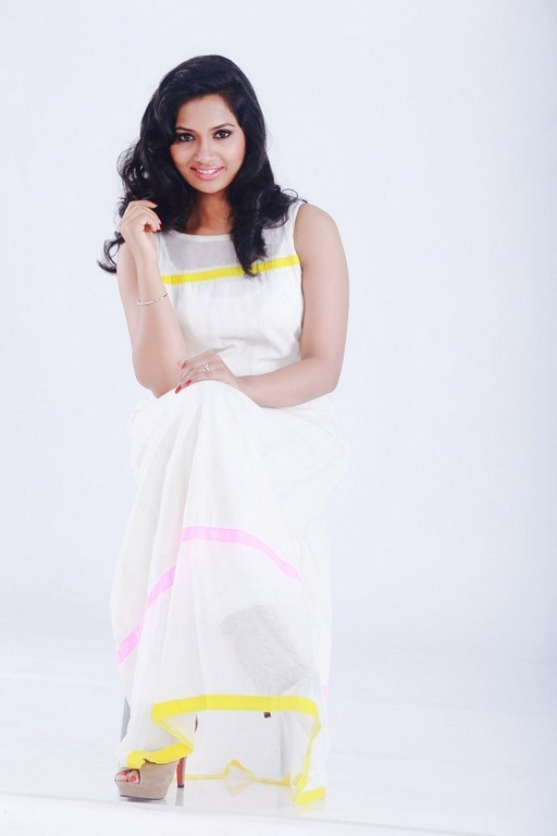 Niranjana New Photoshoot - 6 / 53 photos