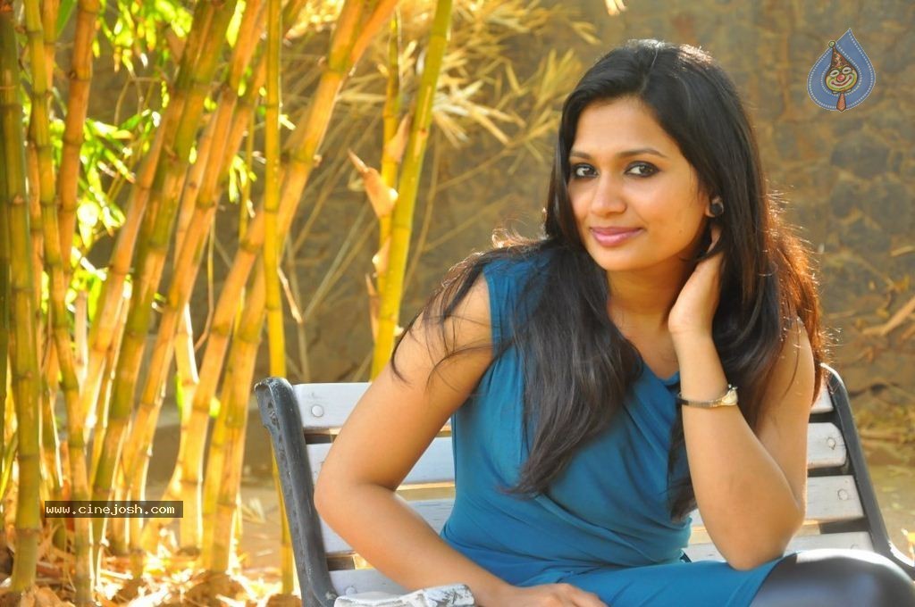 Niranjana Stills - 6 / 39 photos