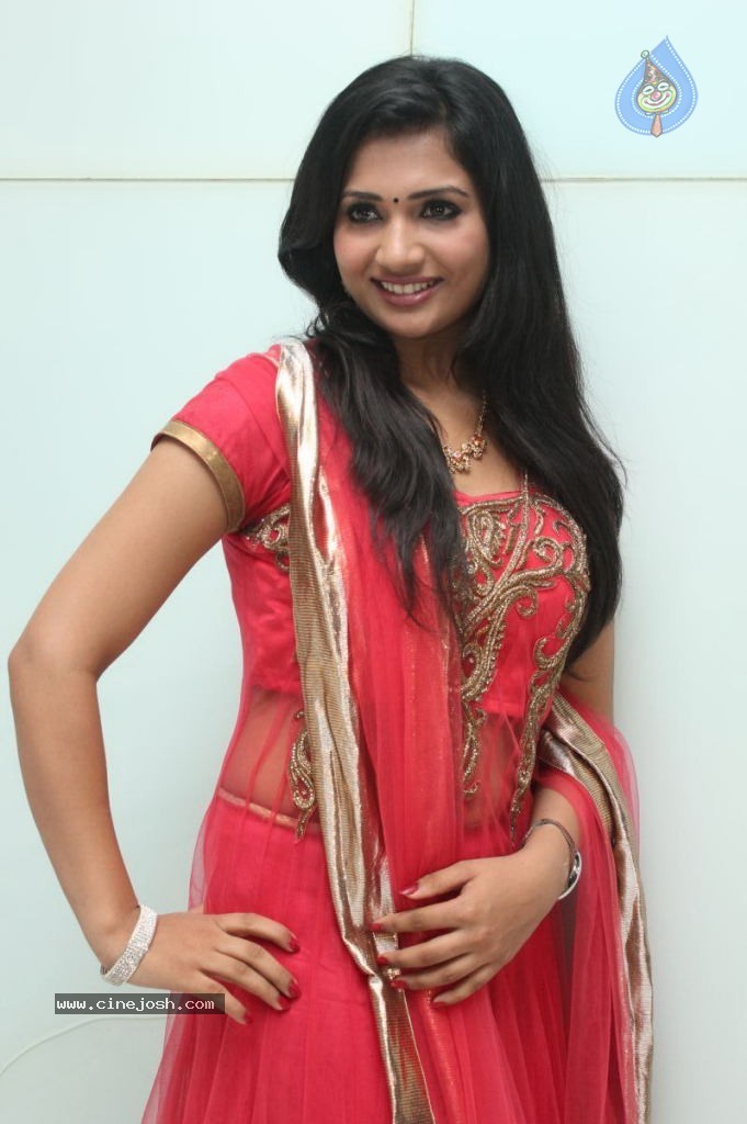 Niranjana Stills - 31 / 66 photos