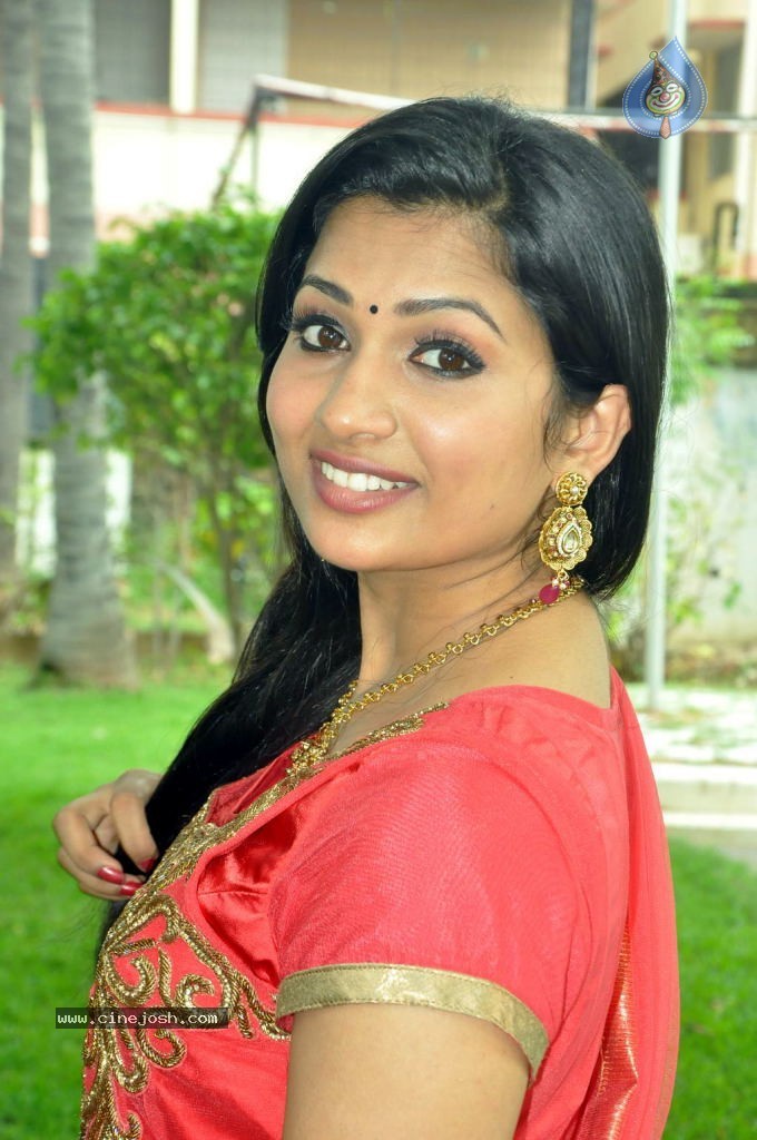 Niranjana Stills - 46 / 66 photos