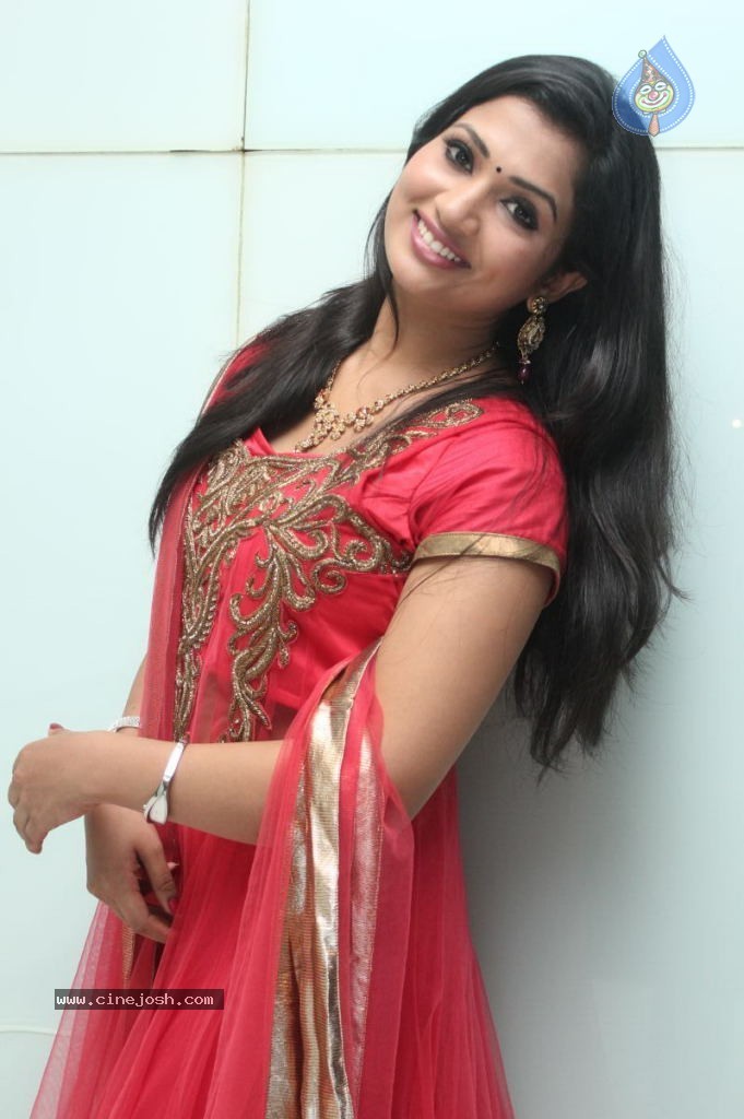 Niranjana Stills - 58 / 66 photos