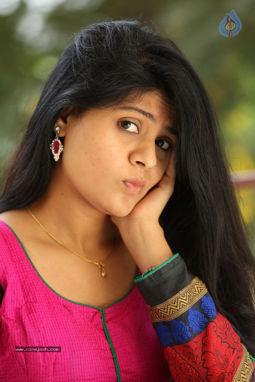 Nairuthi Stills - 23 / 52 photos