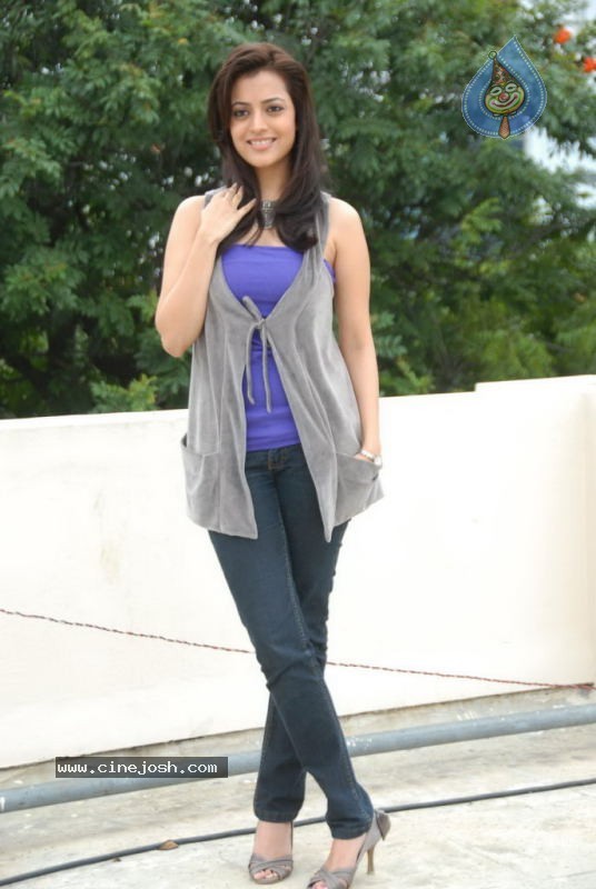 Nisha Agarwal New Stills - 5 / 85 photos