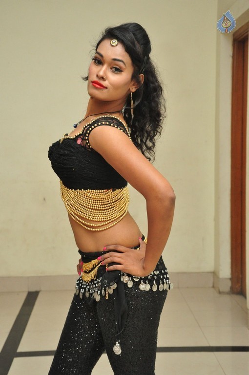 Nisha Gallery - 2 / 32 photos