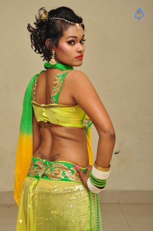 Nisha Gallery - 14 / 32 photos