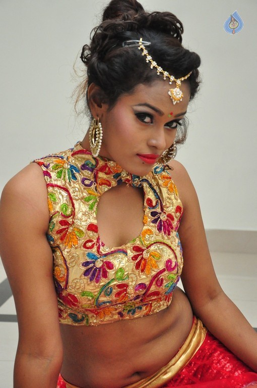 Nisha New Gallery - 7 / 40 photos