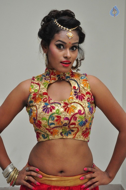 Nisha New Gallery - 17 / 40 photos