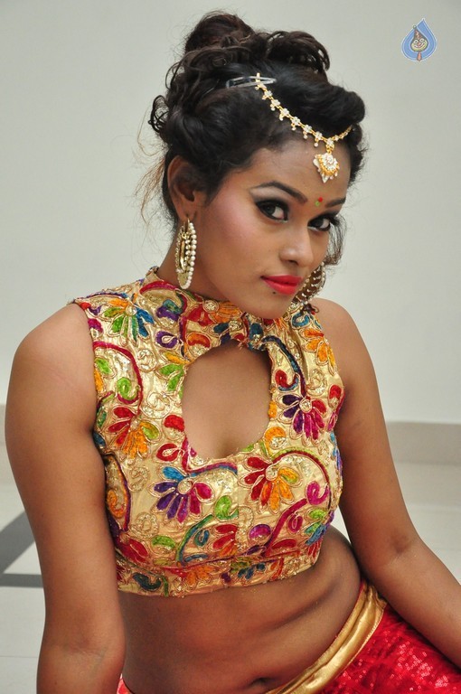 Nisha New Gallery - 25 / 40 photos