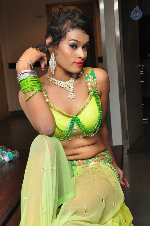 Nisha New Photos - 15 / 35 photos