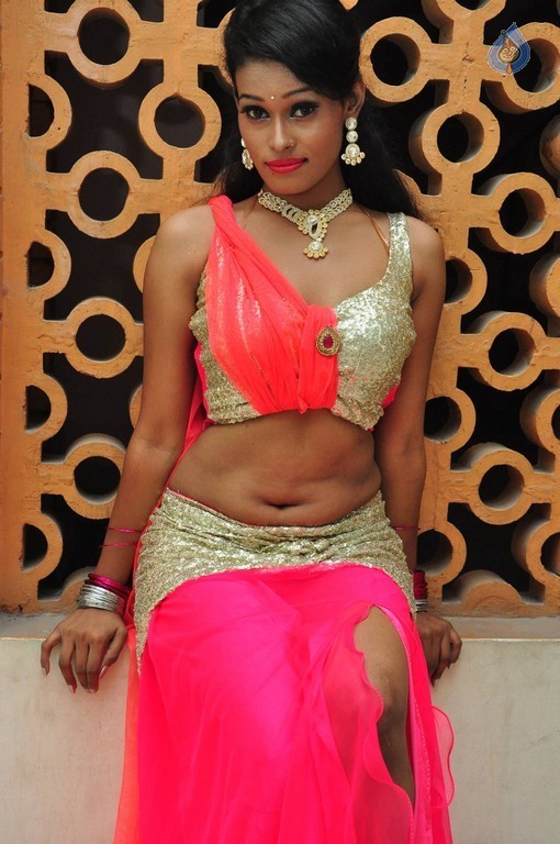 Nisha Set Photos - 18 / 61 photos