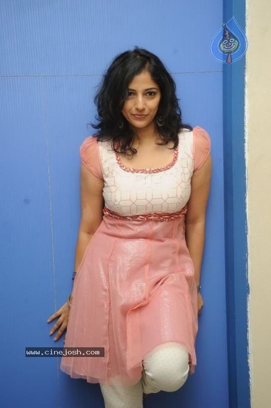 Nishanthi Stills - 34 / 39 photos