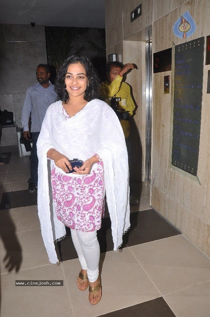 Nithya Menon - 72 / 100 photos