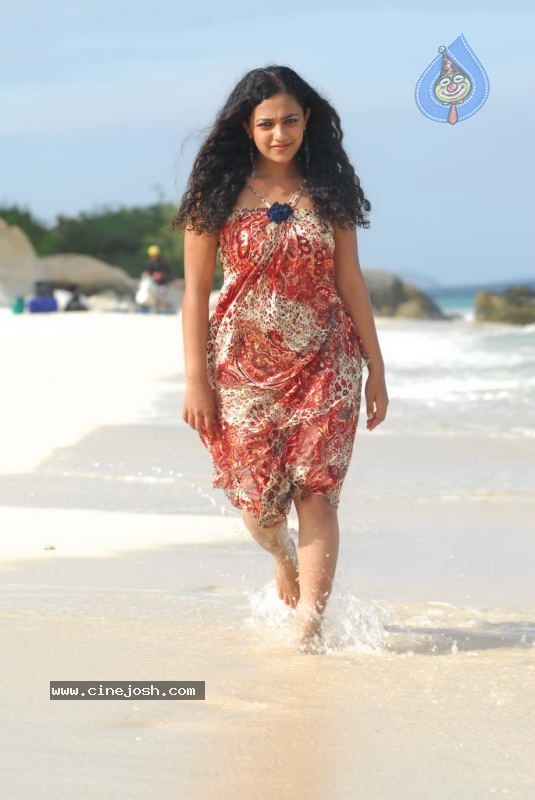 Nithya Menon New Stills - 28 / 178 photos