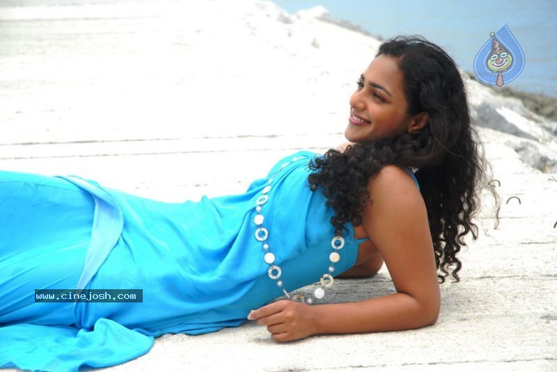 Nithya Menon New Stills - 65 / 178 photos