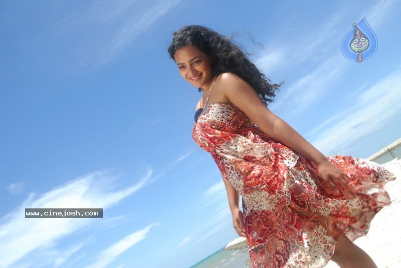 Nithya Menon New Stills - 110 / 178 photos