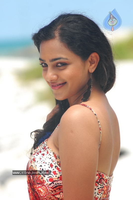 Nithya Menon New Stills - 123 / 178 photos