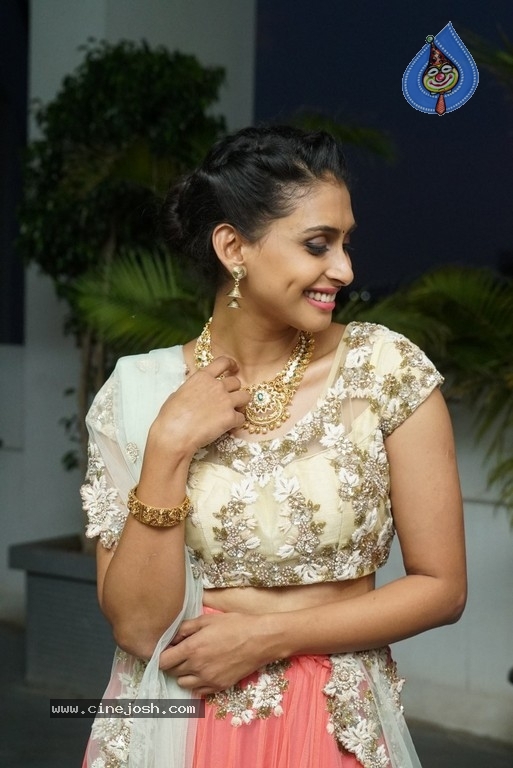 Nithya Naresh Stills - 1 / 14 photos