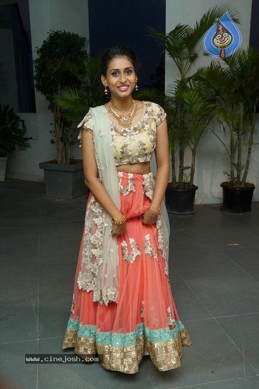 Nithya Naresh Stills - 5 / 14 photos