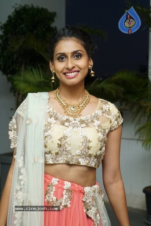 Nithya Naresh Stills - 6 / 14 photos