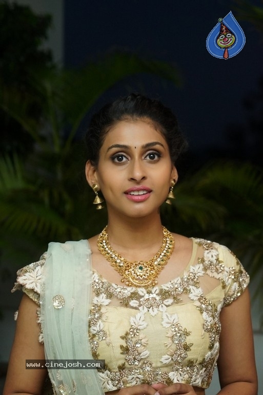 Nithya Naresh Stills - 11 / 14 photos