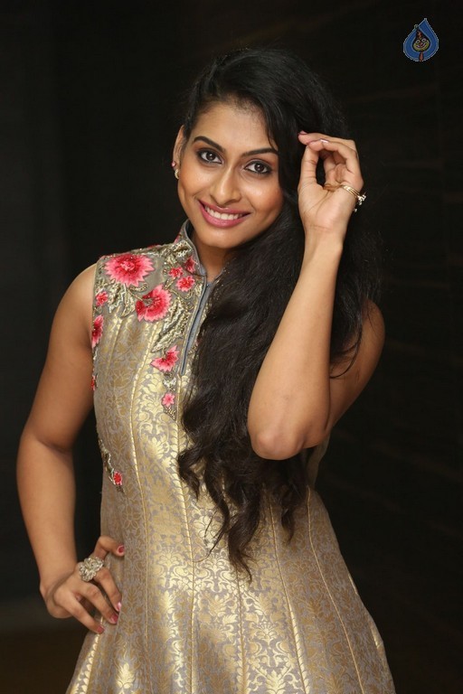 Nithya New Photos - 16 / 42 photos