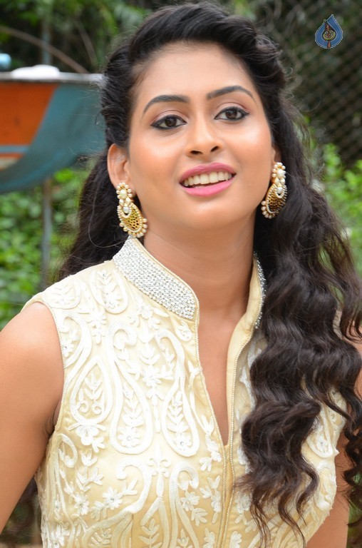 Nithya Photos - 7 / 36 photos